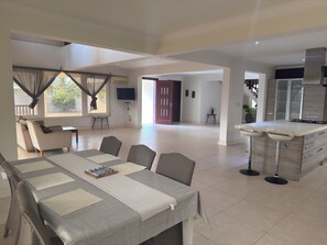 Interior - 2bedroom Beach at Kokrobite Accra, Ghana (Accra)