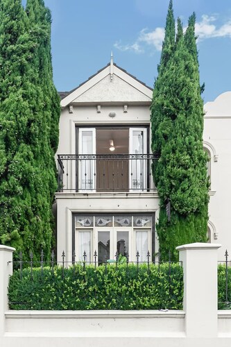 `Beach Side` Warrnambool CBD