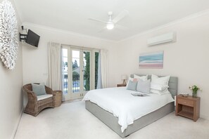 2 bedrooms, desk, iron/ironing board, travel crib