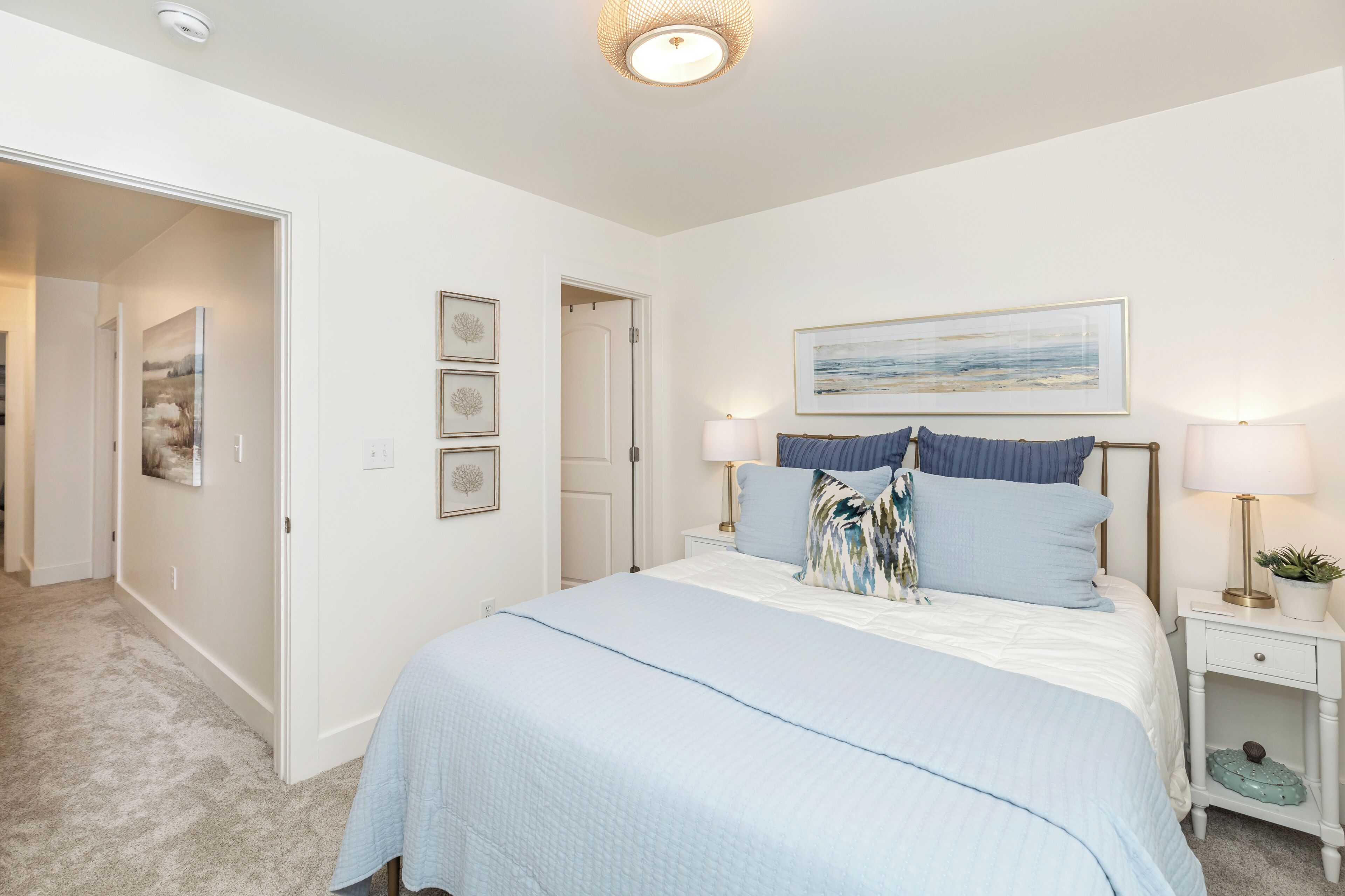 2 多间卧室、办公桌、免费 WiFi、床单