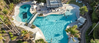 Luxe Beachfront 4BRM, Mega Terrace & Resort Pools