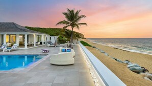 House, Accessible, Smoking - La Perla Estate - 7 BR Luxury Beachfront Villa With Utmost Privacy (Les Terres Basses)