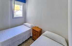 4 Schlafzimmer, Reisekinderbett, kostenloses WLAN, Bettwäsche