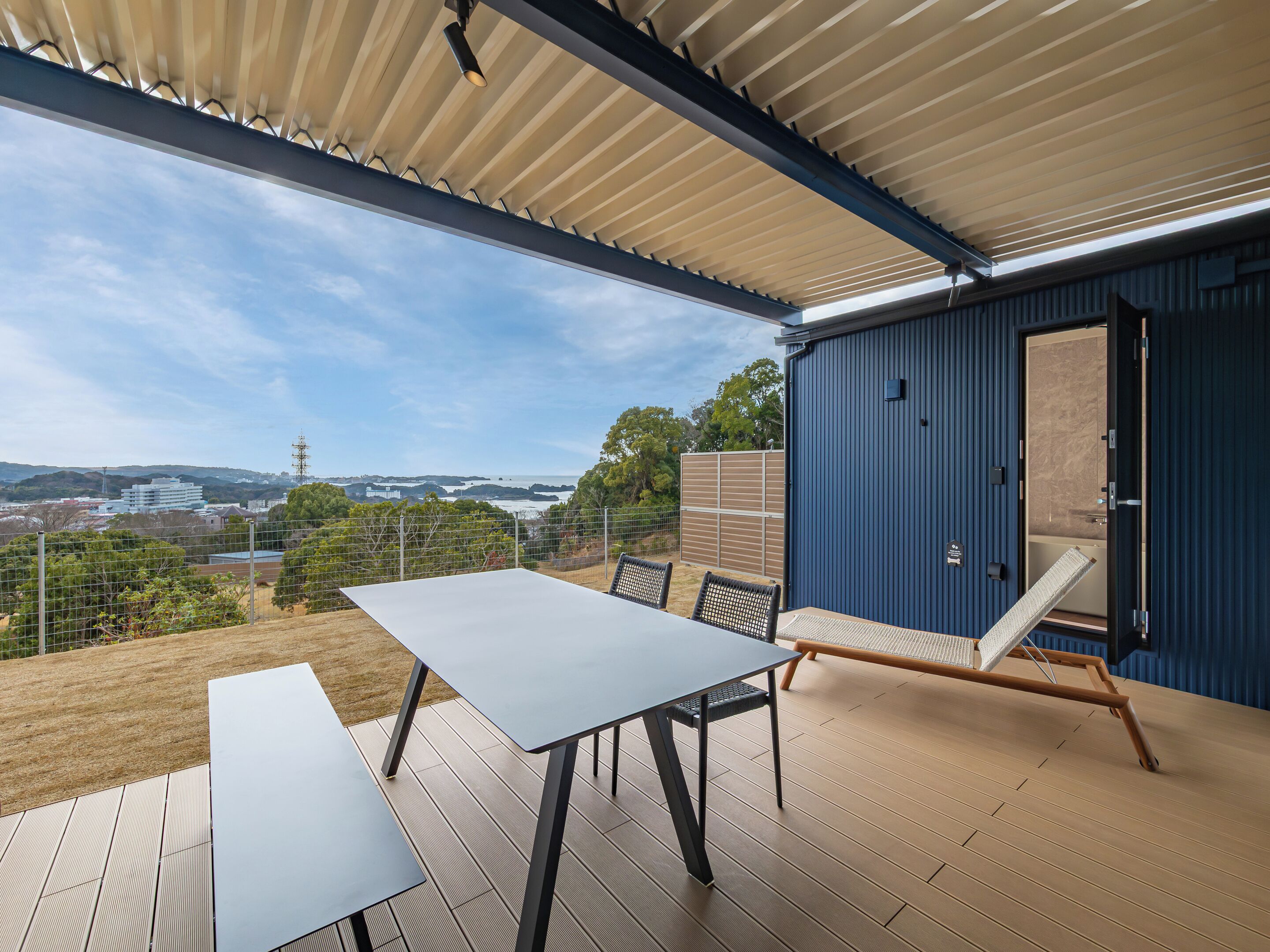 客房, 无烟房, 桑拿浴 (Hillside Villa with private dog park) | 客房内保险箱、床单