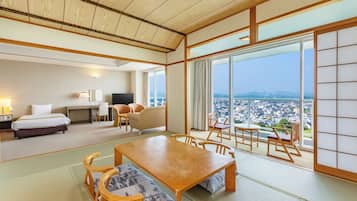 Ocean View Japanese-Western-Style Room Non Smoking | In-room safe, bed sheets