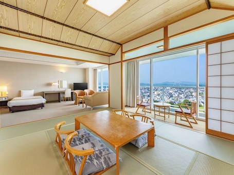 Ocean View Japanese-Western-Style Room Non Smoking. Wan WanParadise Premier Nanki Shirahama
