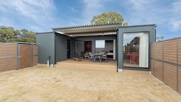 In-room safe, bed sheets