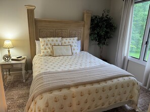 4 slaapkamers, een strijkplank/strijkijzer, wifi, beddengoed