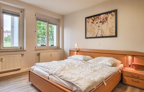 2 bedrooms, free WiFi, bed sheets - 2 bedroom stunning apartment in Pirna (Pirna)