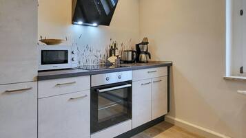 Kühlschrank, Herdplatte, Geschirrspüler