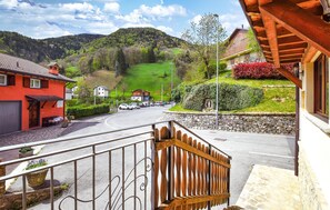 Property grounds - Awesome apartment in Pezzoro (Pezzoro)