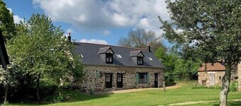 Delightful 1-Bed Cottage in Ceauce