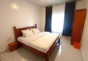 4 chambres, fer et planche à repasser, Wi-Fi, draps fournis