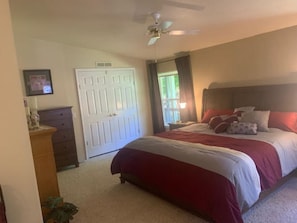 4 Schlafzimmer, Bügeleisen/Bügelbrett, WLAN, Bettwäsche