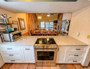 Microonde, forno, piano cottura, lavastoviglie