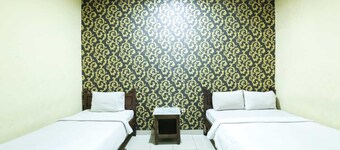 Newly Frances Hotel Cipaganti