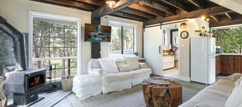 Waterfront Getaway, Pet Friendly – 1 Night Stays!
