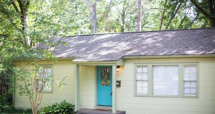 Blue Jay House in North Fondren - Comfortable & quiet 2 BR / 1 BA