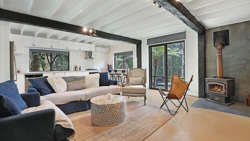 Serenity 222 The Estate - Sleeps 20 located in Jervis Bay!