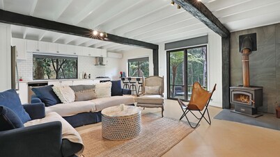 Serenity 222 The Estate - Sleeps 20 located in Jervis Bay!