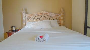 Deluxe Double Room, Balcony, Pool View | Soundproofing, free WiFi, bed sheets