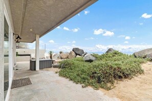 Terrace/patio - Stunning Oceanfront luxury Townhome (Imperial Beach)