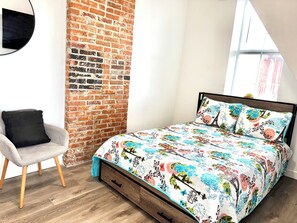 4 habitaciones, tabla de planchar con plancha y wifi gratis 