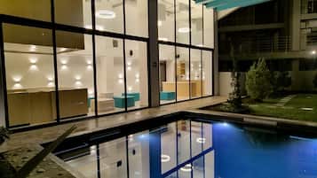 Udendørs pool, opvarmet pool