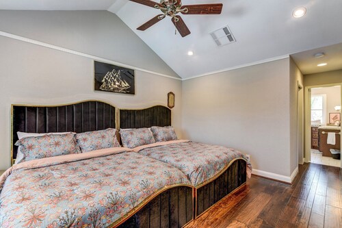 Riverfront, Pool, HotTub, BoatRamp, Deck, Sleeps16