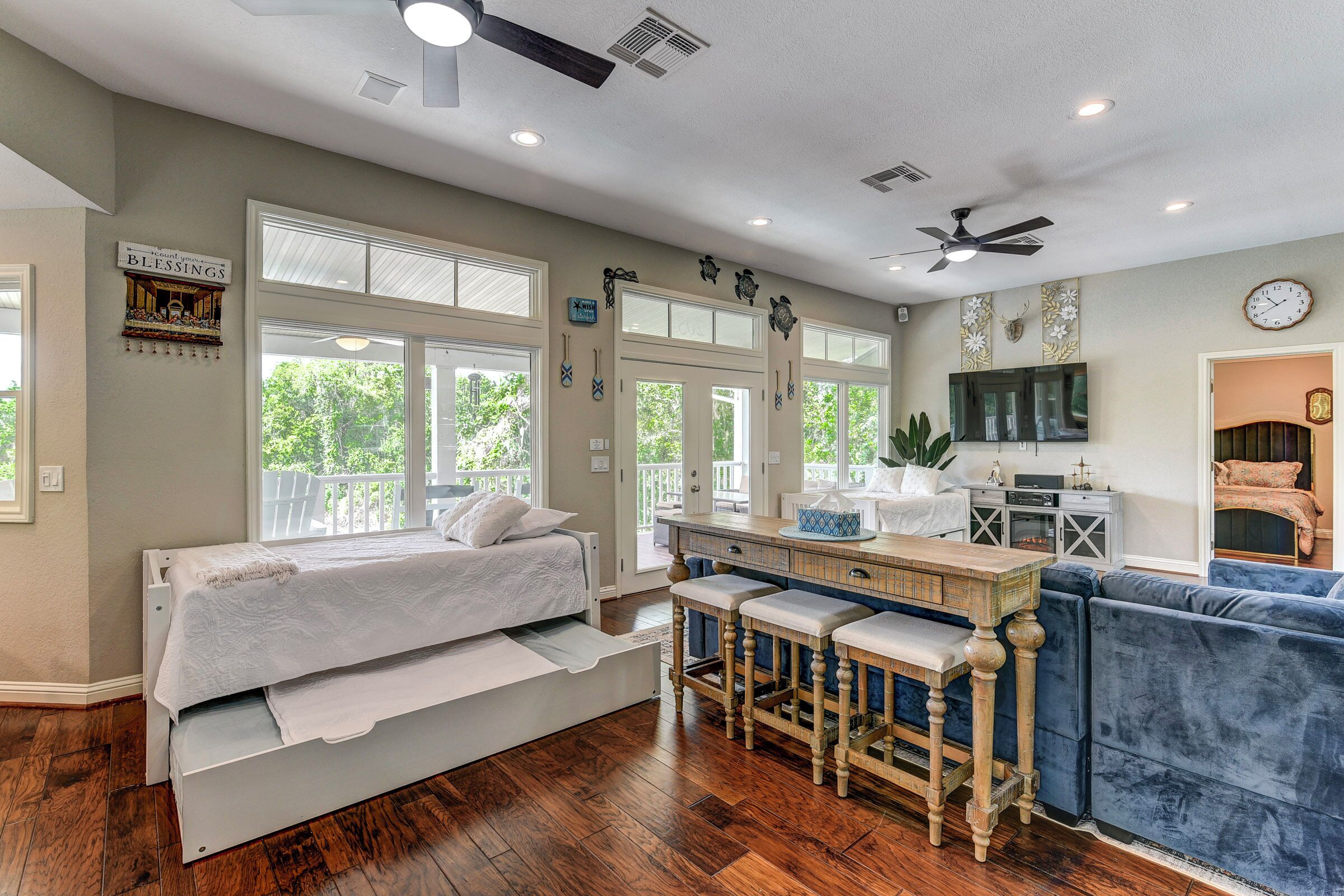 3 dormitorios, tabla de planchar con plancha, cuna de viaje y wifi