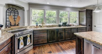 San Bernard: Enjoy a Spa, Your Own Private Boat Ramp, and Jet-Skiing