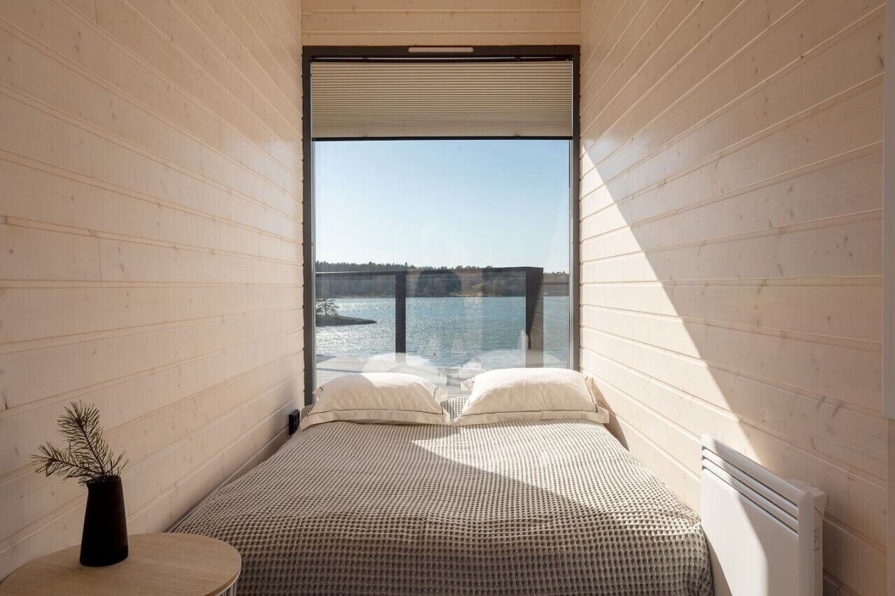 4 bedrooms, desk, travel crib, WiFi