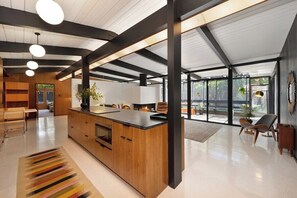 Interior - Eichler's MCM | Fireplace, Netflix, Games (Sacramento)