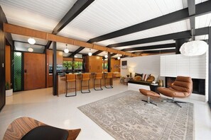 Interior - Eichler's MCM | Fireplace, Netflix, Games (Sacramento)