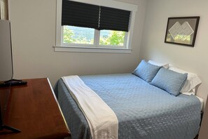 2 bedrooms, iron/ironing board, WiFi