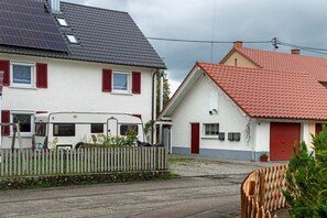 Exterior - Holiday Apartment "Am Schlosssee" with Balcony & Wi-Fi (Salem)