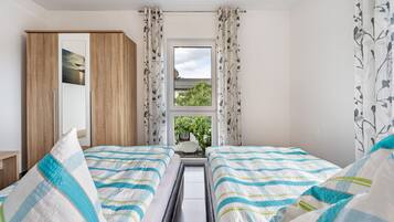 2 makuuhuonetta, silitysrauta/-lauta, ilmainen Wi-Fi, vuodevaatteet