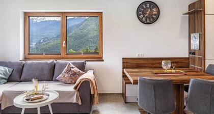 Ferienwohnung 'Apart Elias' mit Bergblick, Gemeinschaftsterrasse und WLAN