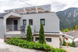 Exterior - Apartment 'Apart Elias' with Mountain View, Shared Terrace and Wi-Fi (Gemeinde Imst)