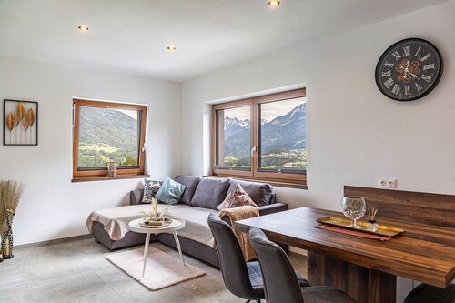 Ferienwohnung 'Apart Elias' mit Bergblick, Gemeinschaftsterrasse und WLAN