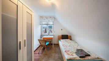 2 bedrooms, free WiFi, bed sheets