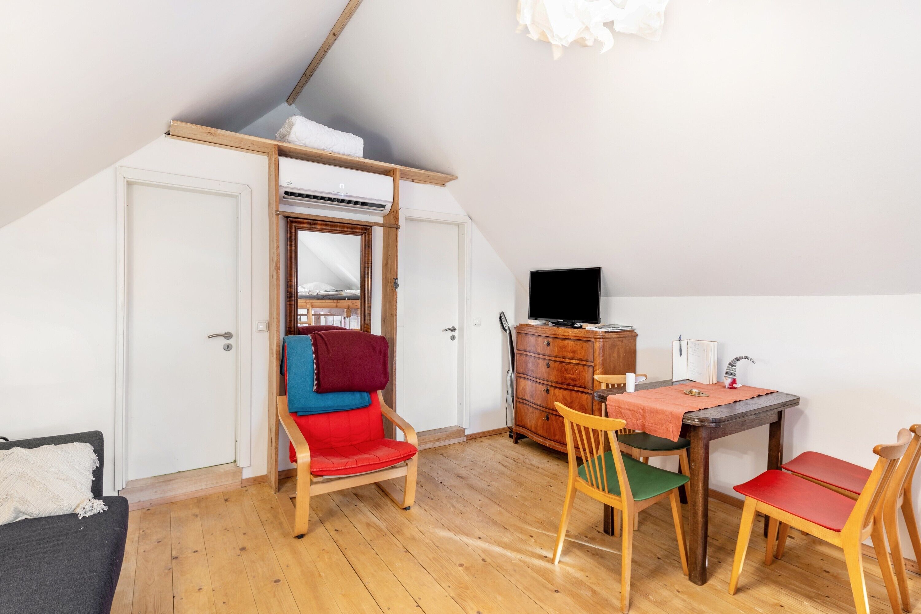 Fernseher, Tischtennisplatte