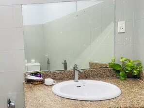 Firemannsrom – panorama | Bad | Hårføner og tøfler