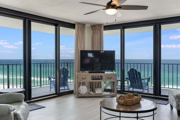 TV - Watercrest 901 2 BR 2 BA sleeps 8 - Free Beach Chairs! (Panama City Beach)