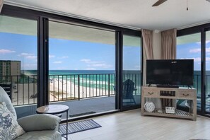 TV - Watercrest 901 2 BR 2 BA sleeps 8 - Free Beach Chairs! (Panama City Beach)