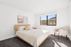 7 bedrooms, desk, iron/ironing board, free WiFi