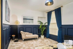 4 chambres, fer et planche à repasser, Wi-Fi, draps fournis