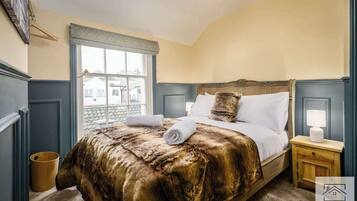 5 quartos, ferros/tábuas de passar roupa, Wi-Fi, roupa de cama