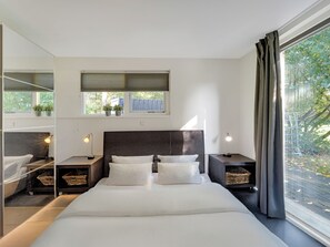 3 bedrooms, iron/ironing board, Internet