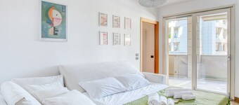 Brand new 92 sqm apartment with two balconies, perfect for 6 people, located on the first floor of a modern building with lift, inside a splendid gated residence.The accommodation is located in a quiet residential neighborhood of Perugia, a 1-minute walk